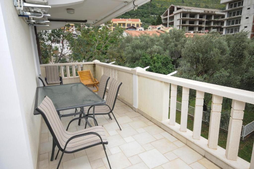 Apartment Jana Petrovac Exterior photo